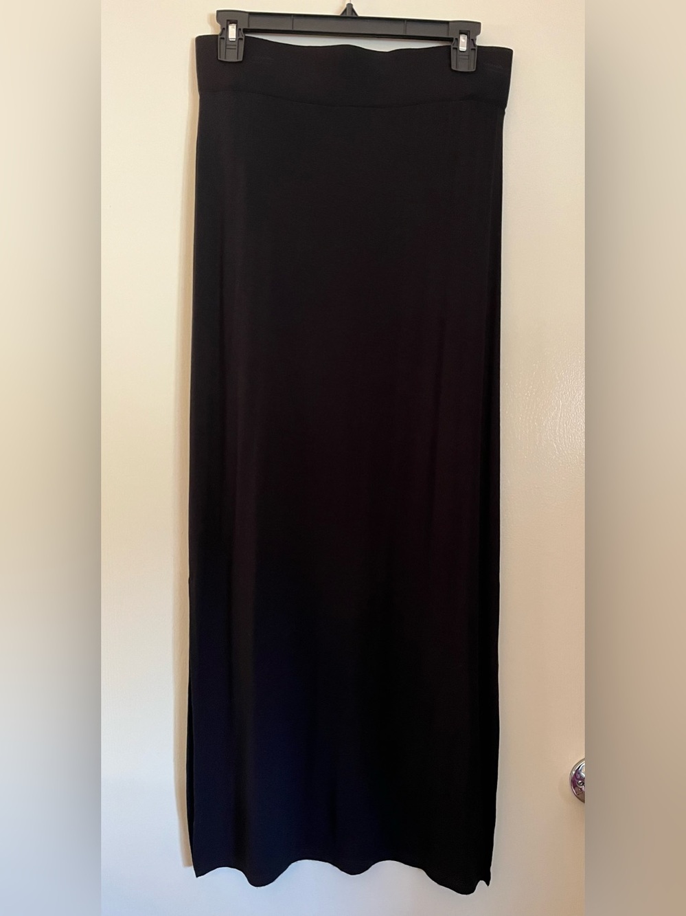 a.n.a Black Maxi Skirt with Smooth Waistband & side slits.